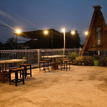 Super Oyo Capital O 2258 Santana Syariah Guest House Kartosuro Exterior photo