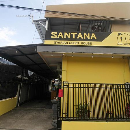 Super Oyo Capital O 2258 Santana Syariah Guest House Kartosuro Exterior photo