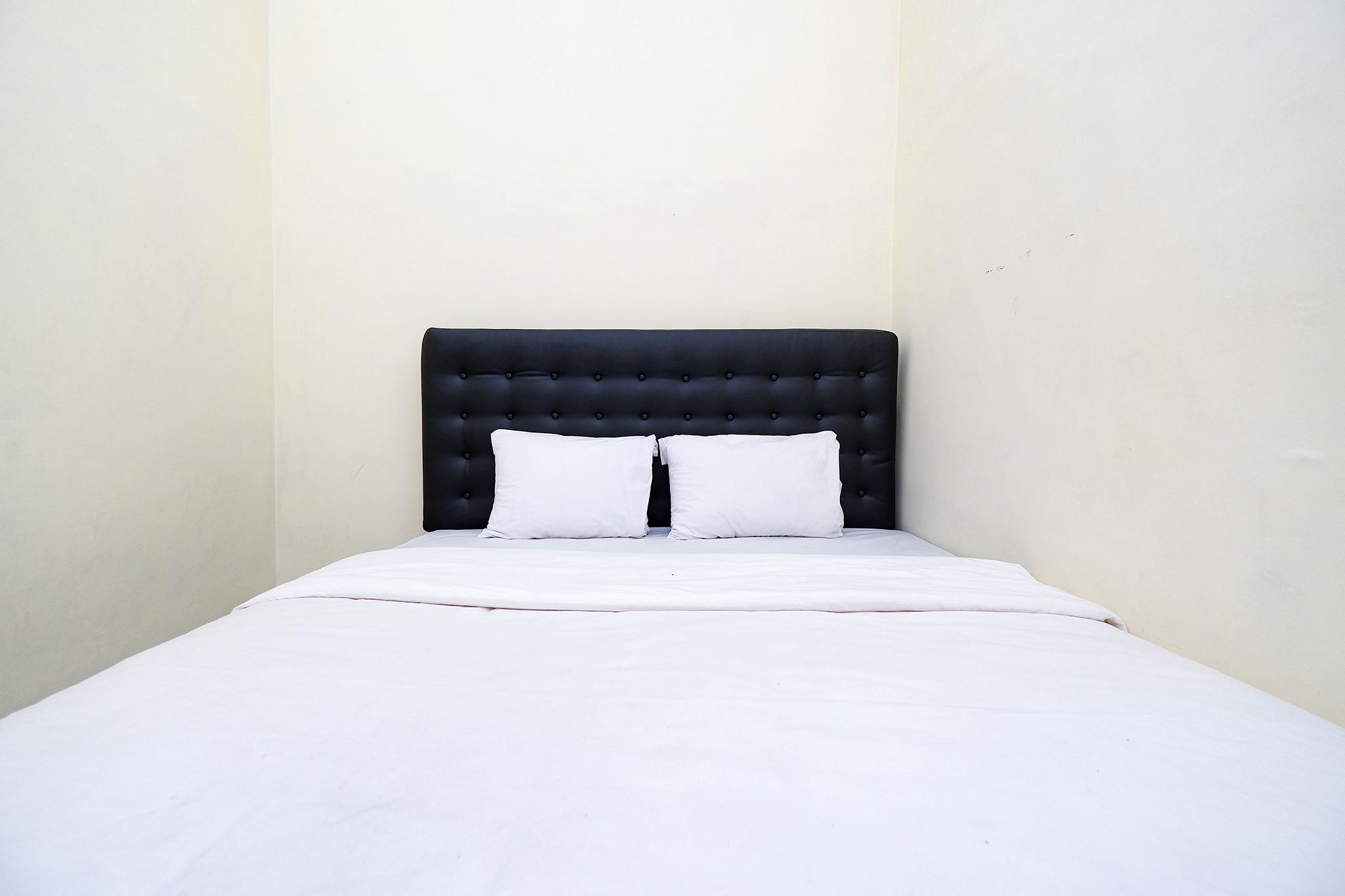 Super Oyo Capital O 2258 Santana Syariah Guest House Kartosuro Exterior photo