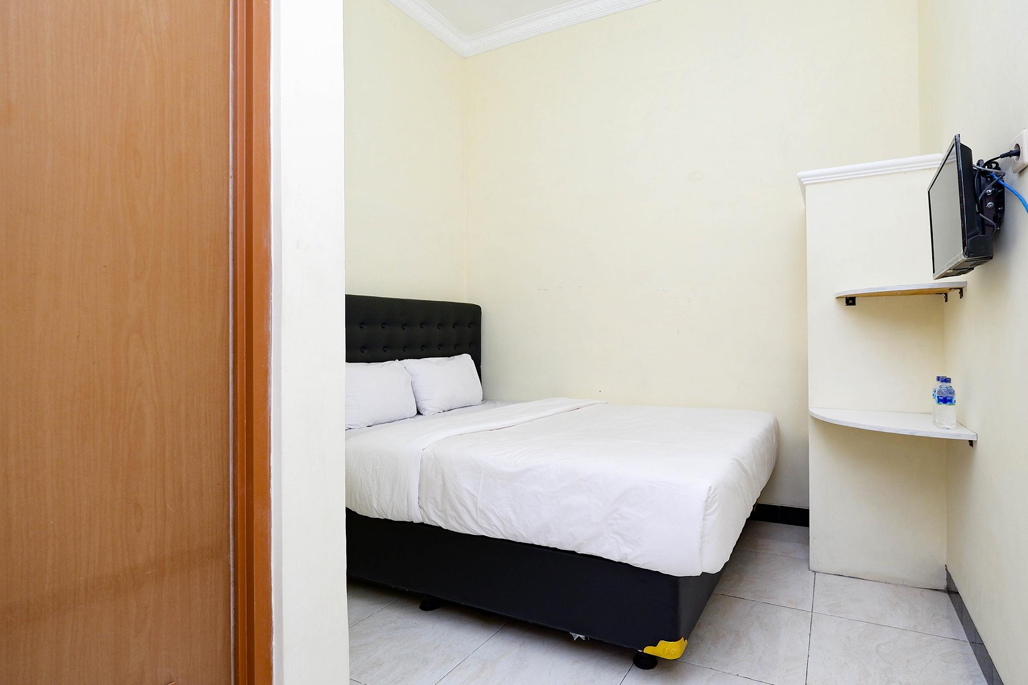 Super Oyo Capital O 2258 Santana Syariah Guest House Kartosuro Exterior photo