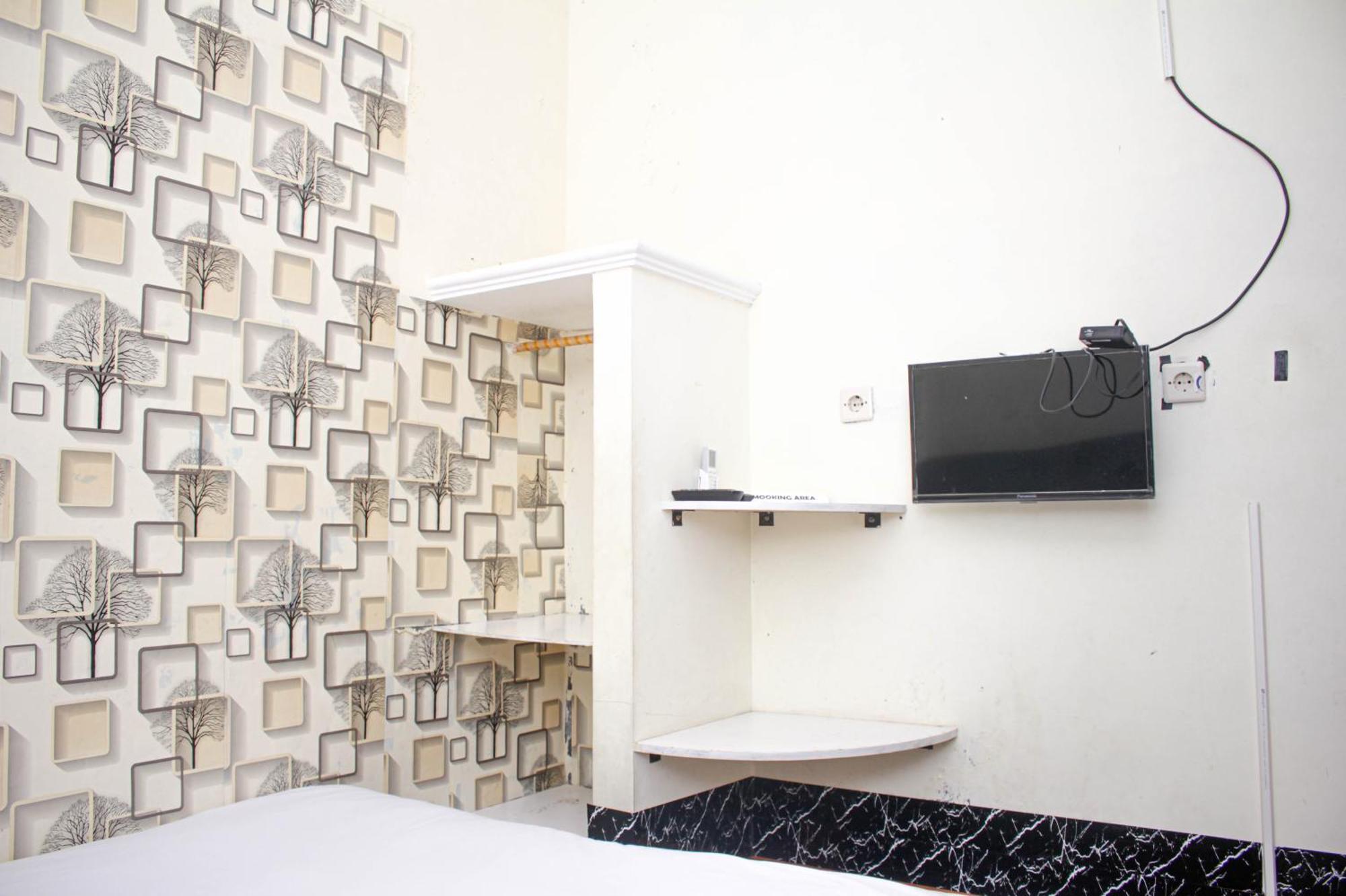 Super Oyo Capital O 2258 Santana Syariah Guest House Kartosuro Exterior photo